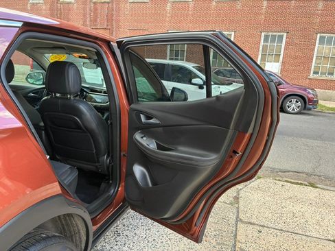 Used 2021 Buick Encore GX Preferred w/ Cold Weather Comfort Package AWD/4WD image 11