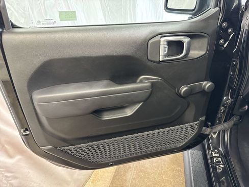 Used 2024 Jeep Wrangler Sport AWD/4WD image 21