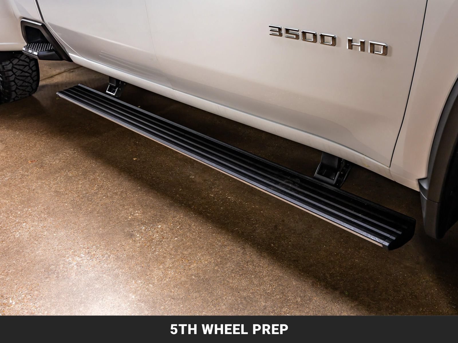 Used 2023 Chevrolet Silverado 3500 High Country AWD/4WD image 13