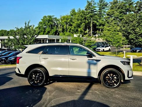 Used 2022 Kia Sorento SX AWD/4WD image 7