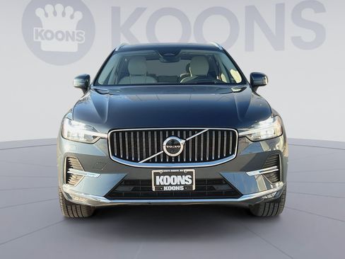 Used 2023 Volvo XC60 B5 Ultimate w/ Climate Package image 11