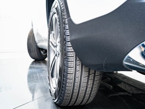 Used 2017 Mercedes-Benz GLC 300 4MATIC image 40