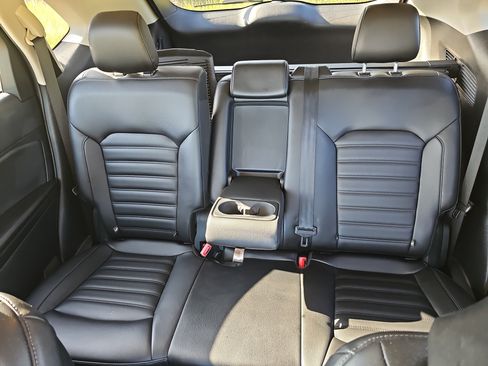 Used 2022 Ford Edge SEL w/ Convenience Package AWD/4WD image 16