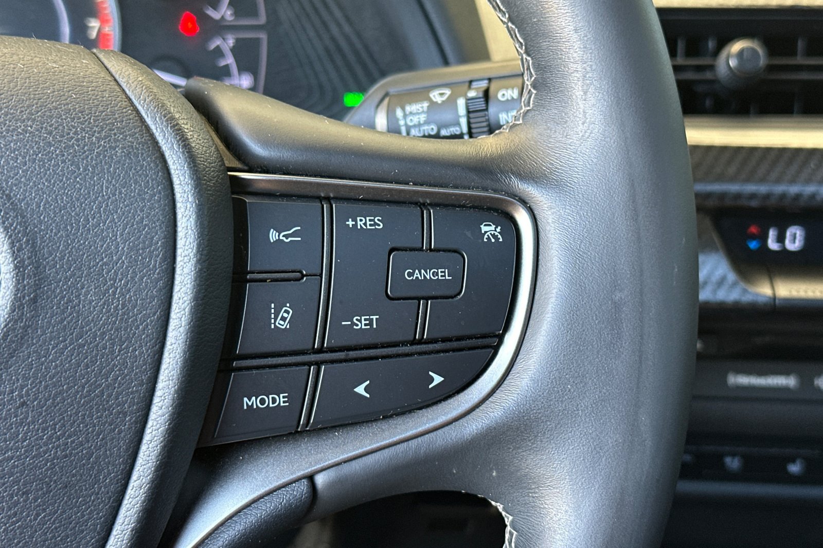 Used 2019 Lexus UX 200 w/ Premium Package FWD image 28