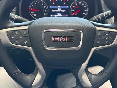 Used 2023 GMC Terrain SLT w/ Tech Package FWD image 8