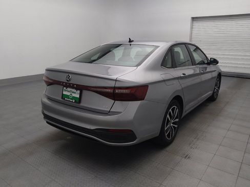 Used 2025 Volkswagen Jetta SE FWD image 9