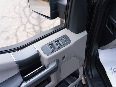 Used 2018 Ford F150 XLT w/ Equipment Group 302A Luxury image 18