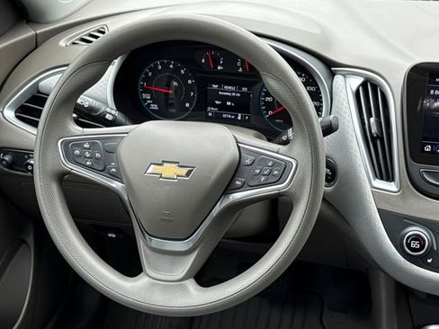 Used 2025 Chevrolet Malibu LT image 13