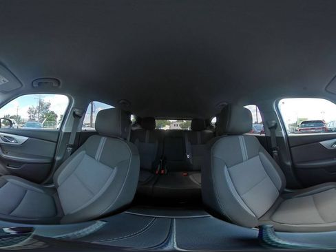 Used 2025 Chevrolet Blazer LT FWD image 38