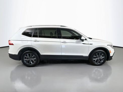 Used 2023 Volkswagen Tiguan SE FWD image 4