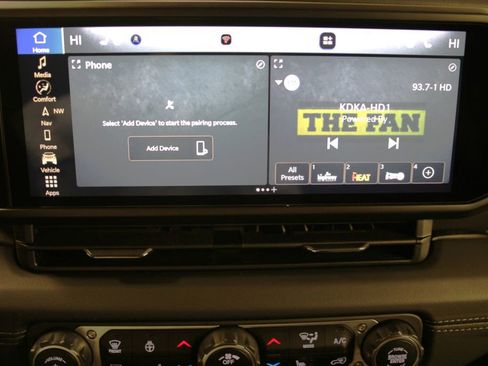 Used 2024 Jeep Wrangler Unlimited Sahara w/ Technology Group image 18