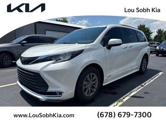 Used 2021 Toyota Sienna XLE FWD video 1