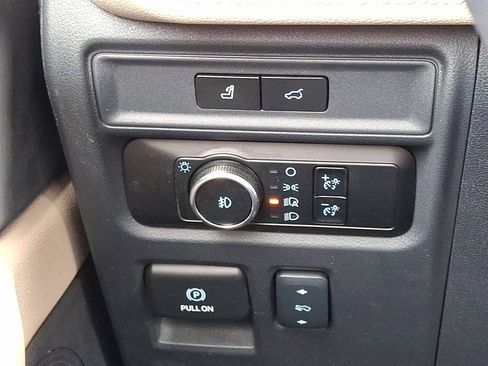 Certified 2024 Ford Expedition Limited image 26