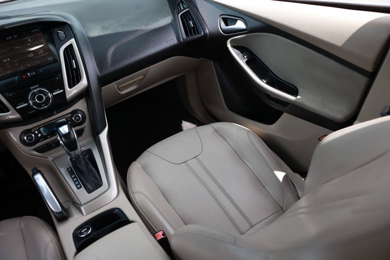 Used 2012 Ford Focus SEL FWD image 23