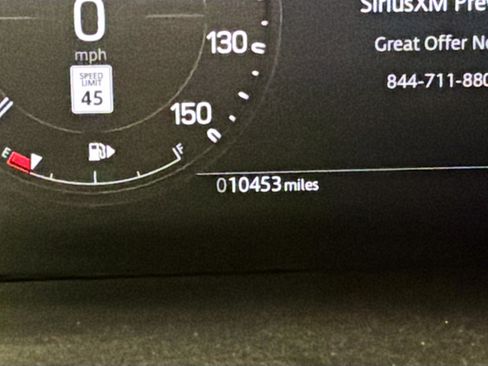Used 2024 Land Rover Defender 110 X-Dynamic SE AWD/4WD image 8