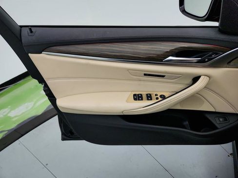 Used 2018 BMW 530i RWD image 24