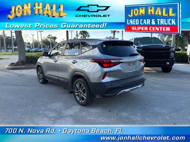 Used 2023 Kia Seltos LX AWD/4WD image 7