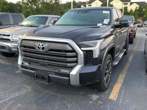 Used 2023 Toyota Tundra Limited w/ Power Package AWD/4WD image 3
