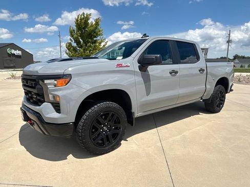 Used 2024 Chevrolet Silverado 1500 Custom Trail Boss AWD/4WD image 42