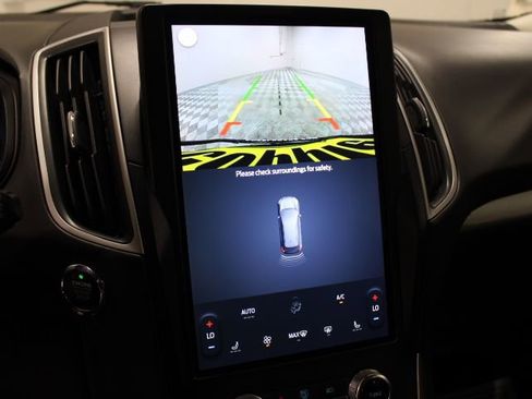 Used 2024 Ford Edge SEL image 4