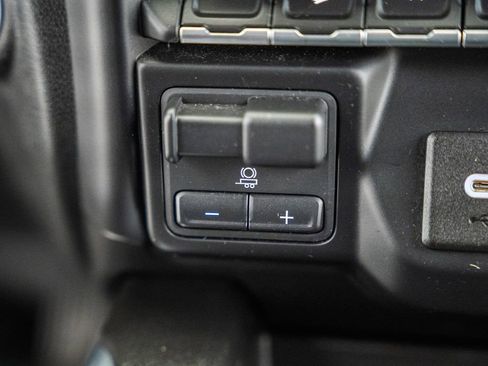 Used 2019 Chevrolet Silverado 1500 RST AWD/4WD image 27