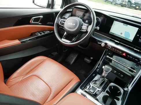 Used 2022 Kia Carnival SX Prestige FWD image 9