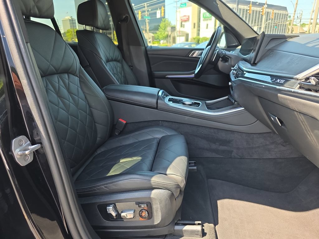Used 2024 BMW X5 sDrive40i RWD image 16
