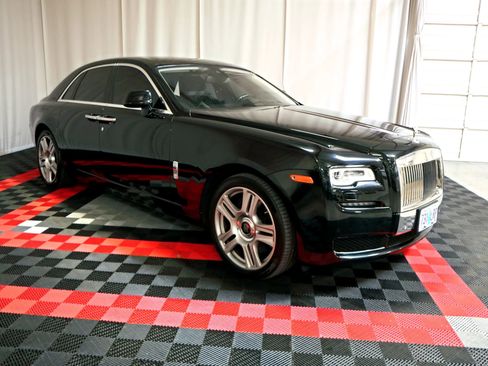 Used 2016 Rolls-Royce Ghost image 6