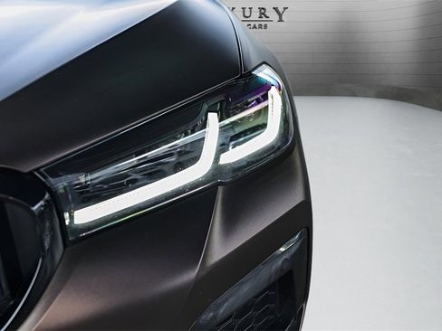 Used 2023 BMW 530i w/ M Sport Package image 11