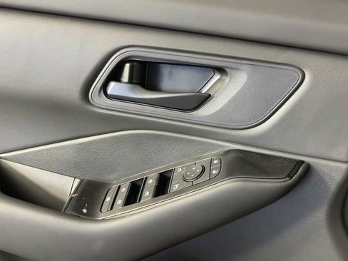 New 2025 Nissan Rogue S image 27