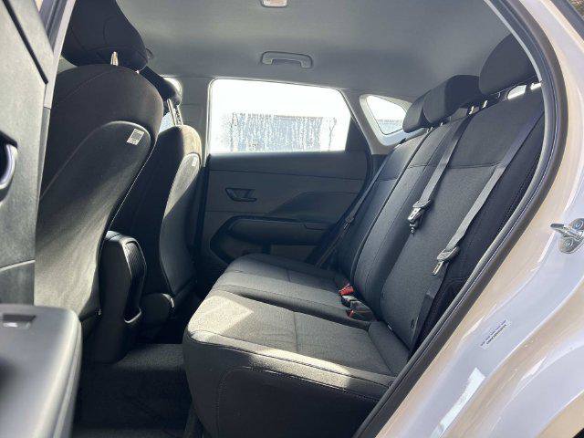 New 2027 Hyundai Kona SE AWD/4WD image 5