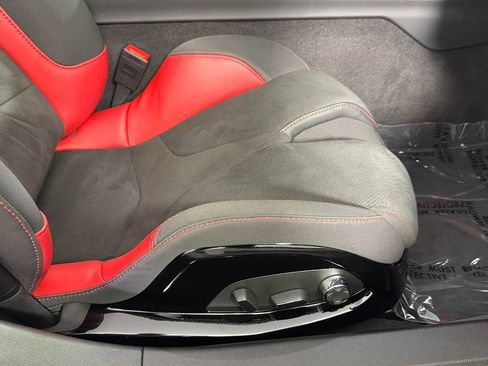 Used 2024 Chevrolet Corvette Stingray Premium Conv w/ Z51 Performance Package RWD image 36
