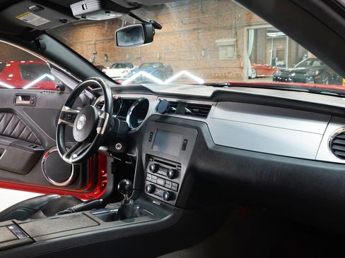 Used 2013 Ford Mustang GT Premium RWD image 35