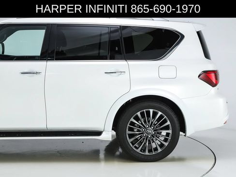 Used 2024 INFINITI QX80 Sensory w/ Cargo Package AWD/4WD image 4
