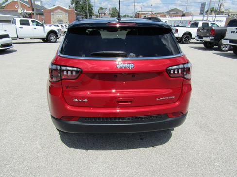 Used 2025 Jeep Compass Limited AWD/4WD image 4