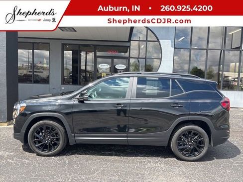 Used 2024 GMC Terrain SLE w/ Elevation Edition AWD/4WD image 1
