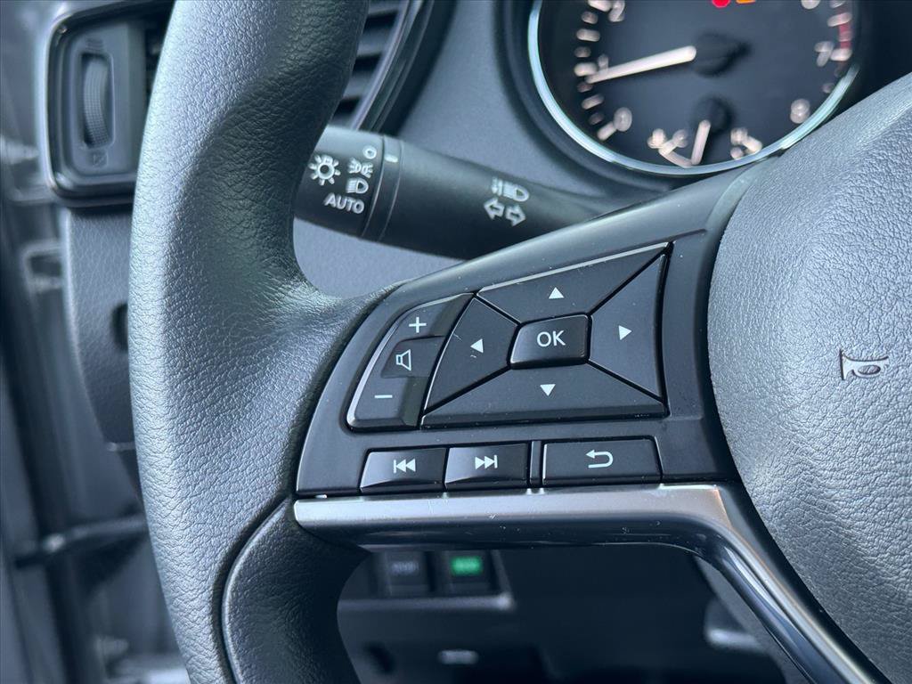 Used 2020 Nissan Rogue S FWD image 18