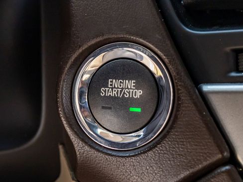 Used 2020 Chevrolet Suburban Premier AWD/4WD image 23