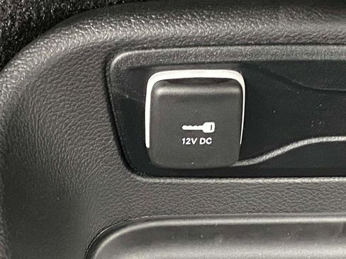 New 2026 Chrysler Pacifica Select image 4