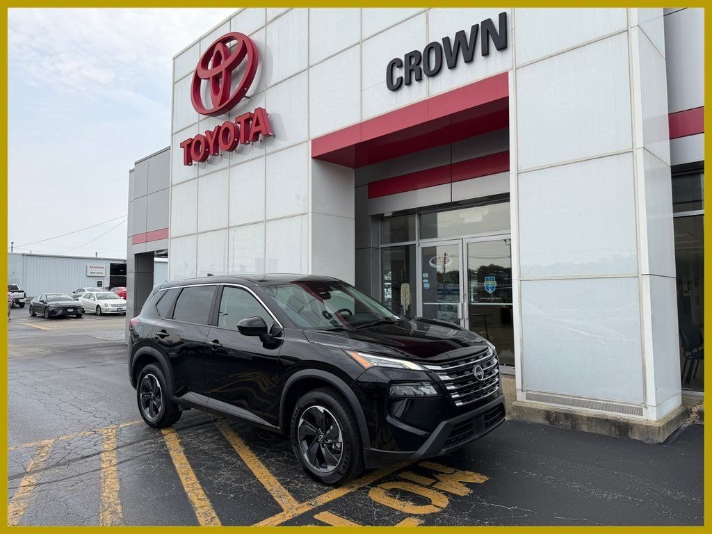 Used 2024 Nissan Rogue SV AWD/4WD image 1