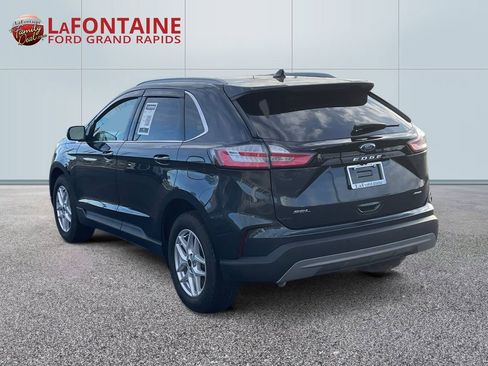 Used 2024 Ford Edge SEL AWD/4WD image 5
