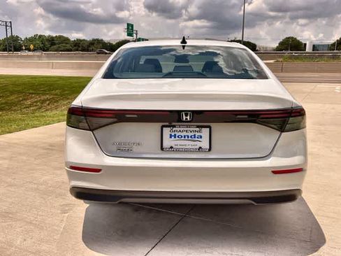 Used 2025 Honda Accord SE image 6