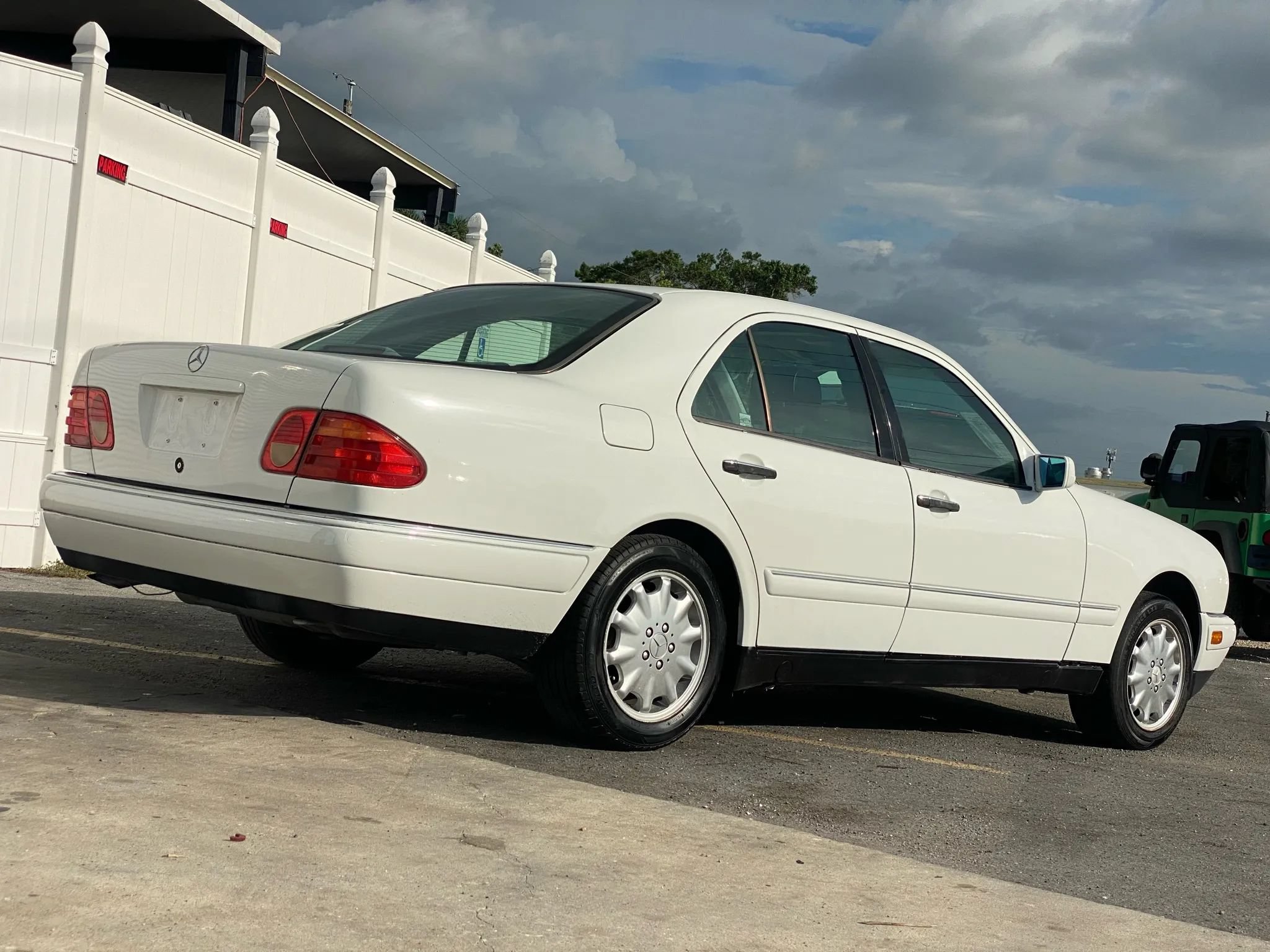 Used 1999 Mercedes-Benz E 320 Sedan image 5
