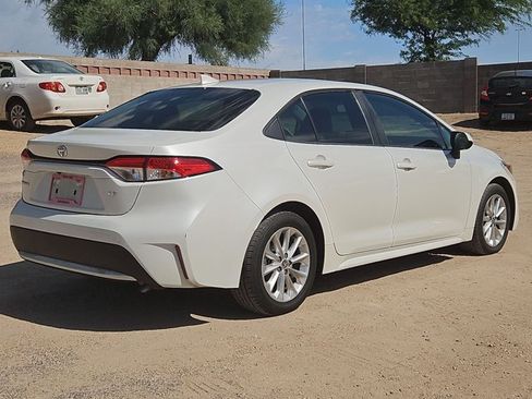 Used 2020 Toyota Corolla LE w/ LE Premium Package FWD image 5