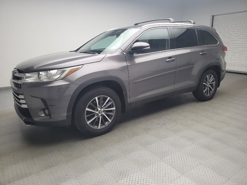 Used 2019 Toyota Highlander XLE w/ Protection Package #3 AWD/4WD image 2