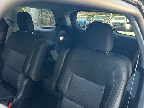 Certified 2023 Ford Explorer XLT image 30