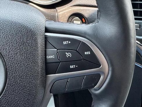 Used 2018 Jeep Grand Cherokee Limited RWD image 22