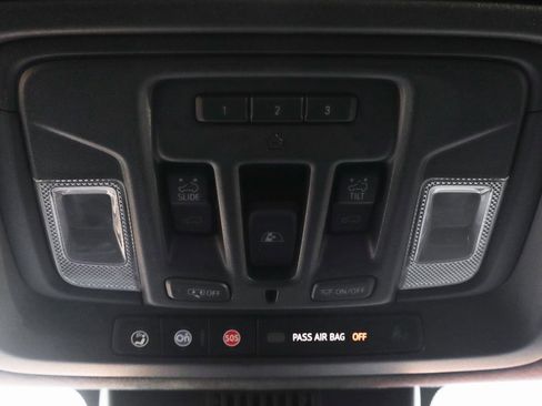 Used 2022 GMC Sierra 1500 AT4X image 30