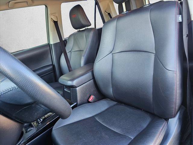 Used 2020 Toyota 4Runner TRD Off-Road Premium w/ Moonroof Package AWD/4WD image 19