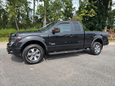 Used 2014 Ford F150 FX4 w/ Equipment Group 402A Luxury AWD/4WD image 3